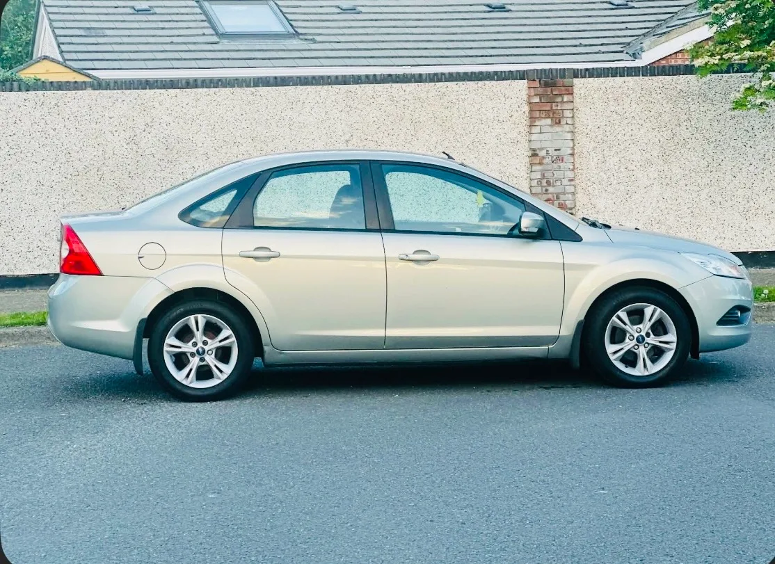 2010 Ford Focus – photo 5