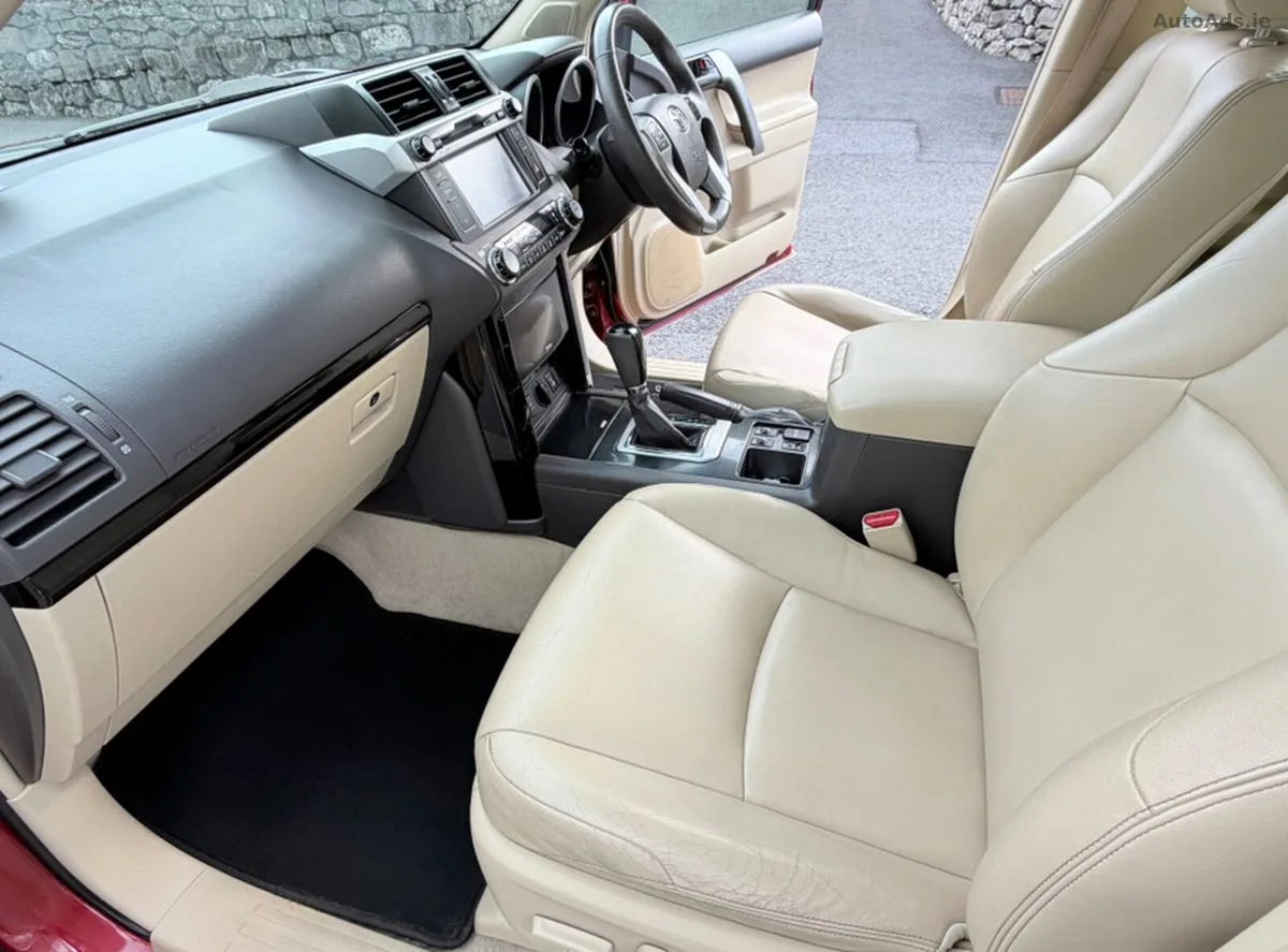 2017 Toyota Land Cruiser – photo 12