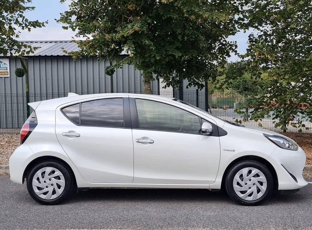 2019 Toyota Aqua – photo 8