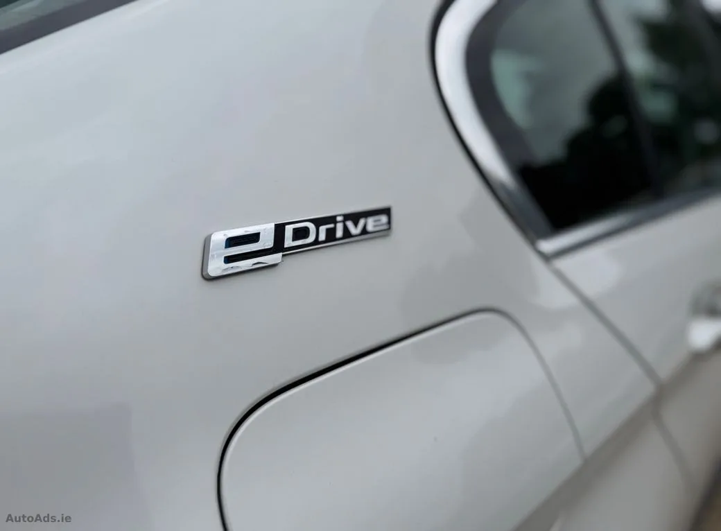 2018 BMW 5 Series – photo 15