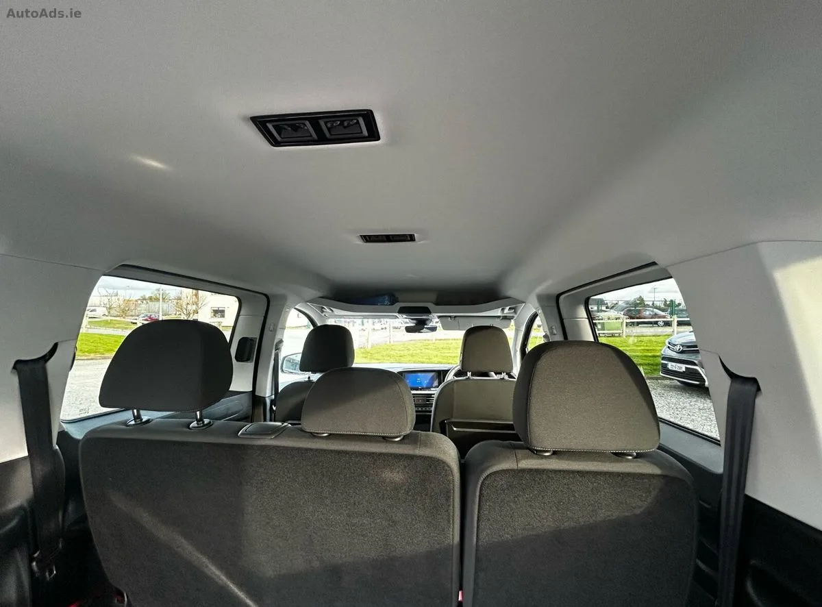 2026 Ford Tourneo Connect – photo 12