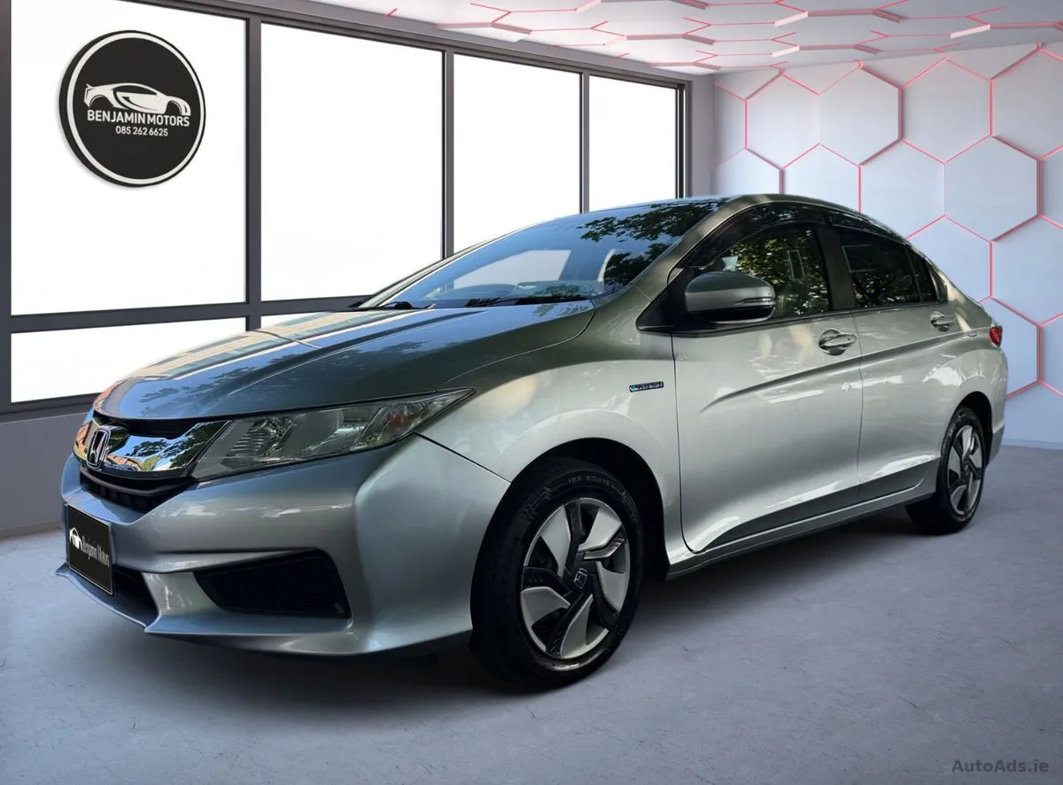 2016 Honda Grace – photo 3