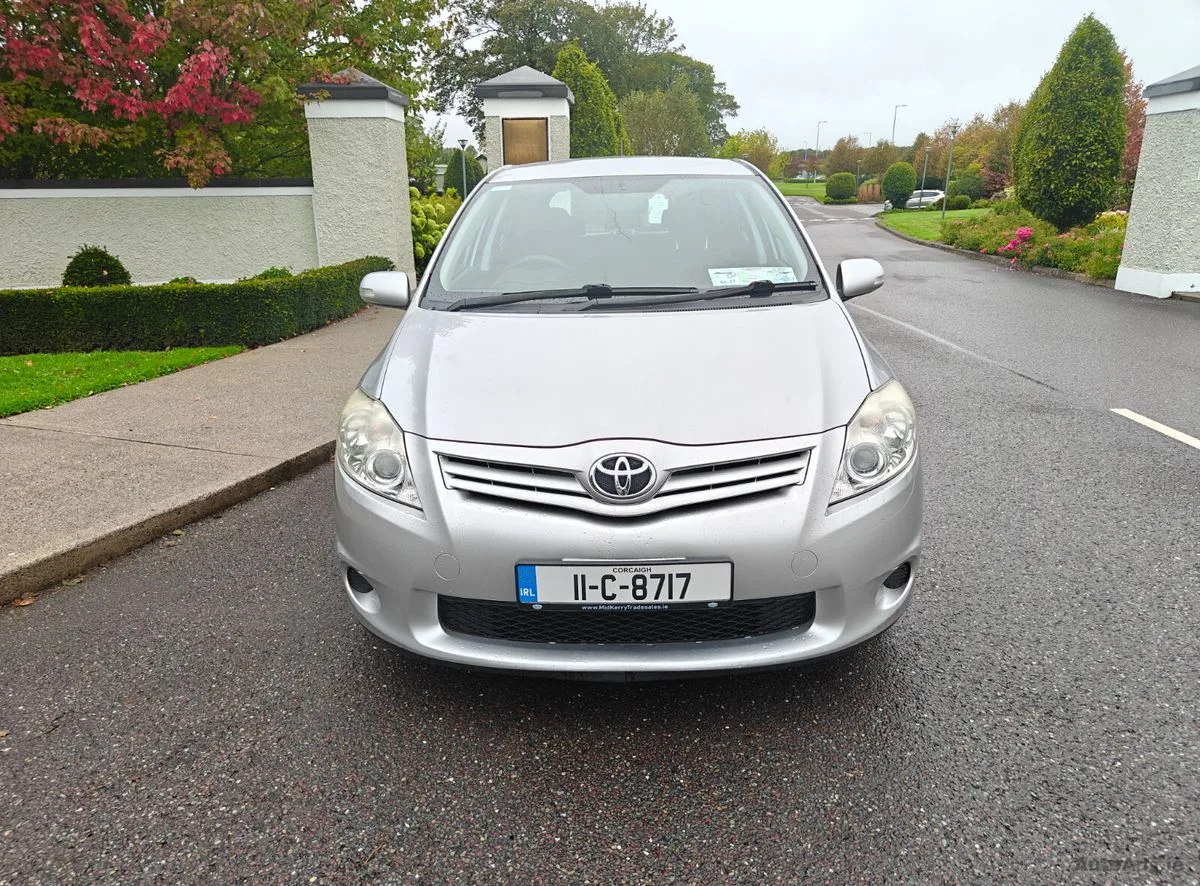 2011 Toyota Auris – photo 3