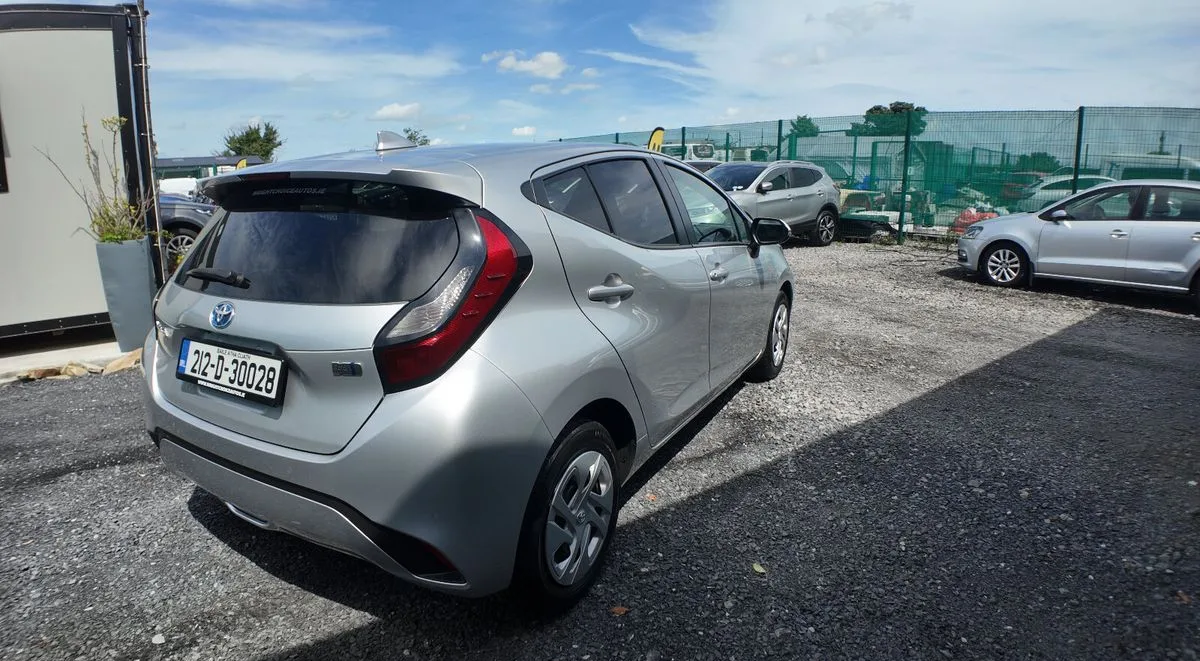 2021 Toyota Aqua – photo 6