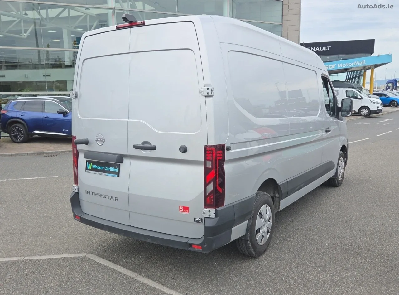 2025 Nissan Interstar – photo 2