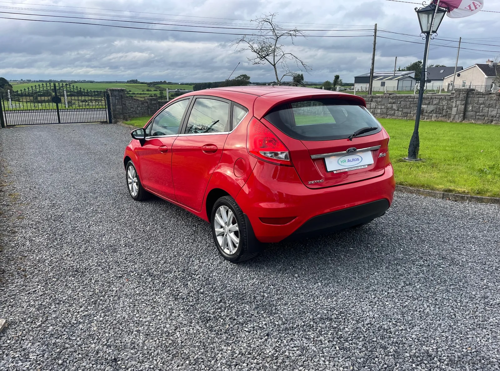 2010 Ford Fiesta – photo 3