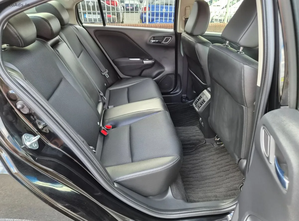 2018 Honda Grace – photo 16