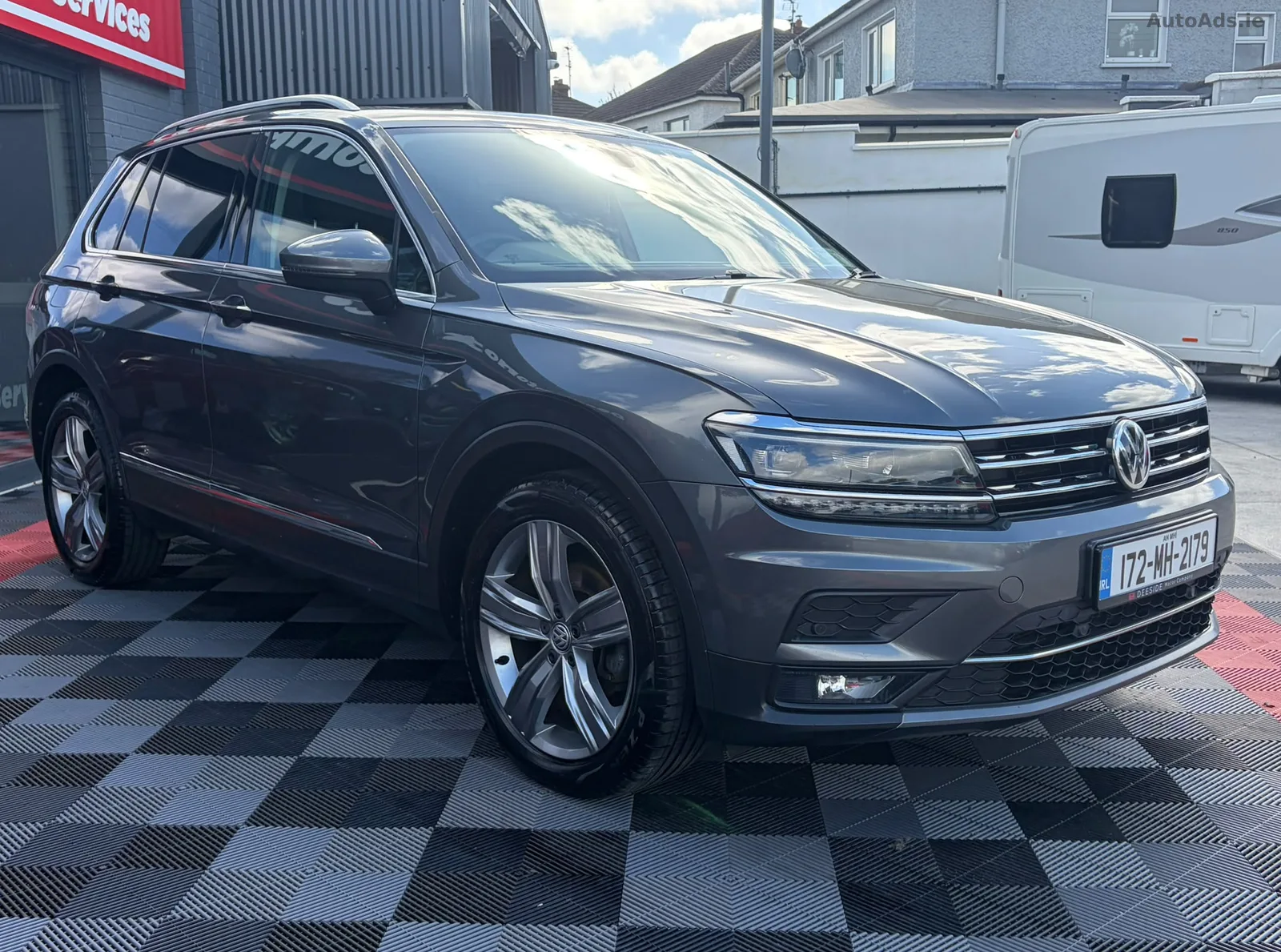 2017 Volkswagen Tiguan – photo 2