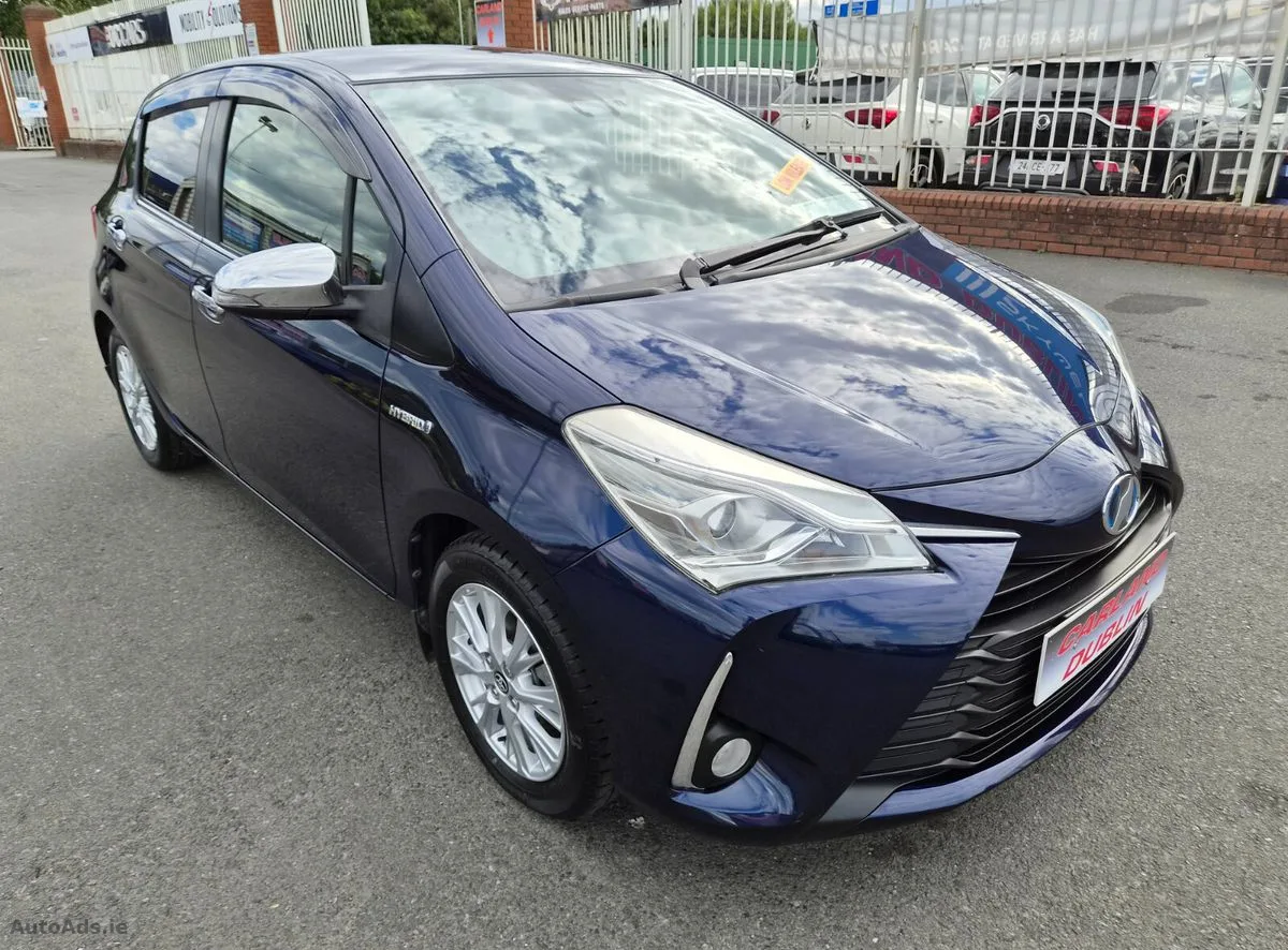 2017 Toyota Vitz – photo 9