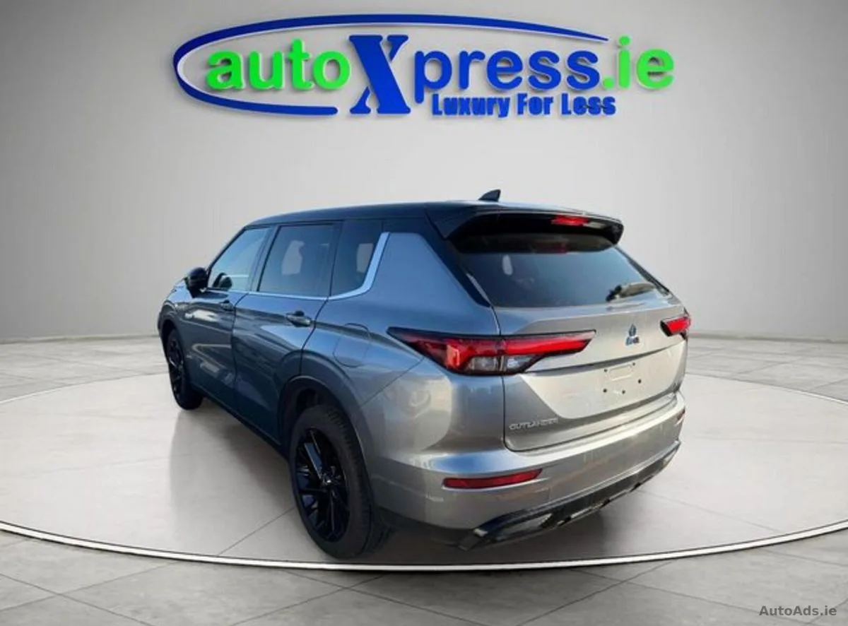 2023 Mitsubishi Outlander – photo 5
