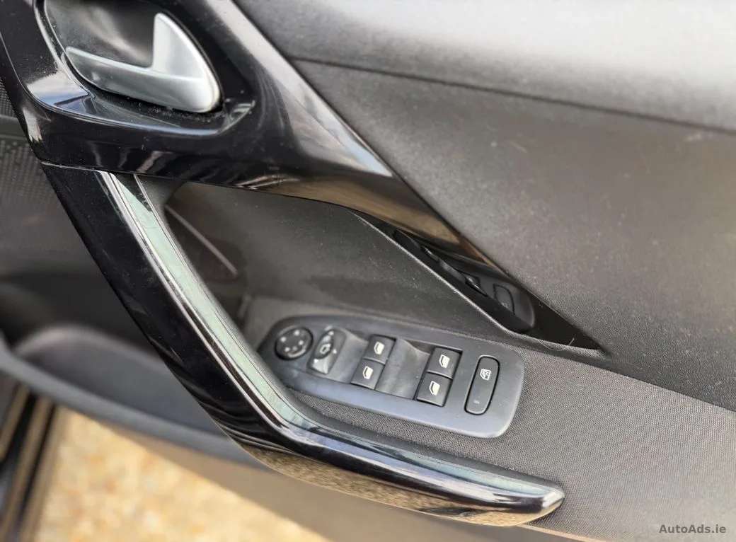 2017 Peugeot 208 – photo 12