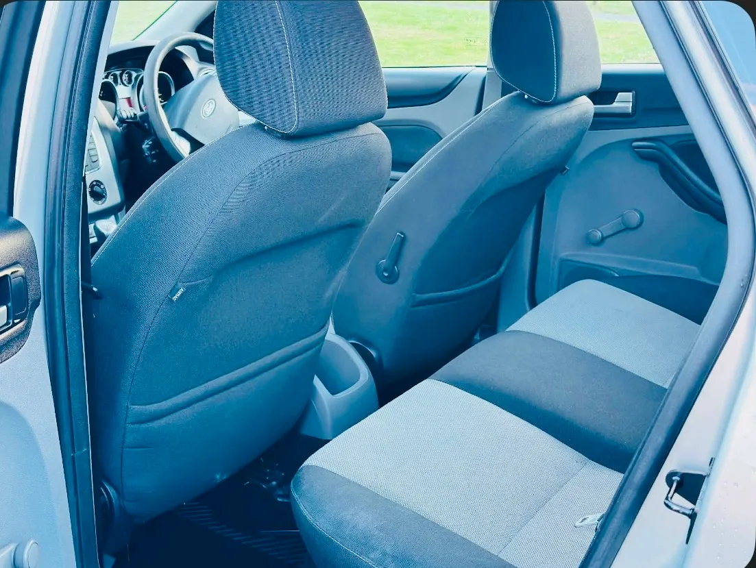 2010 Ford Focus – photo 9