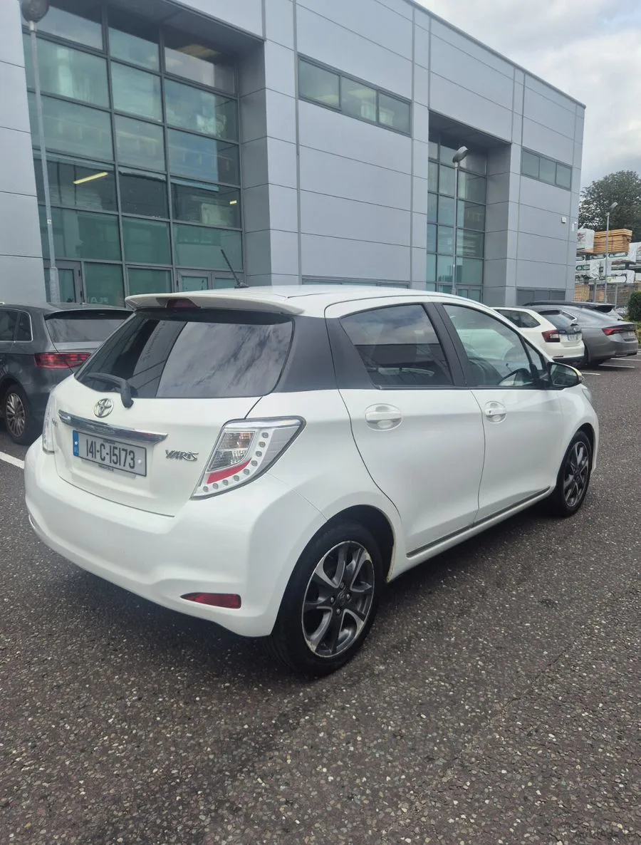 2014 Toyota Yaris – photo 8