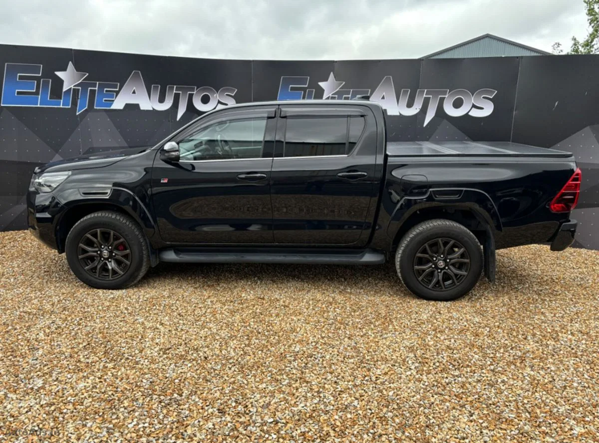 2023 Toyota Hilux – photo 4