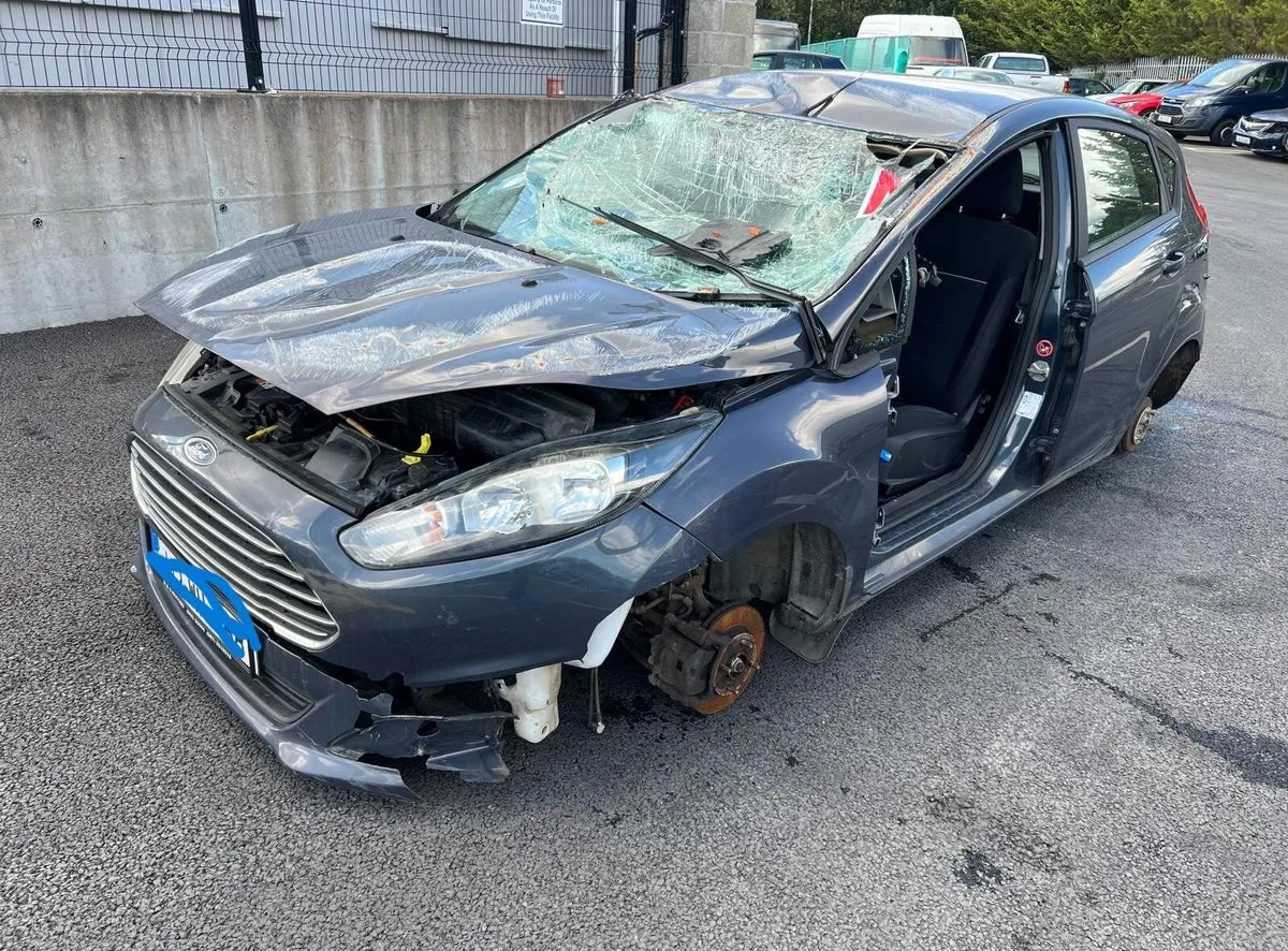 14 FORD FIESTA MCA ZETEC Breaking only