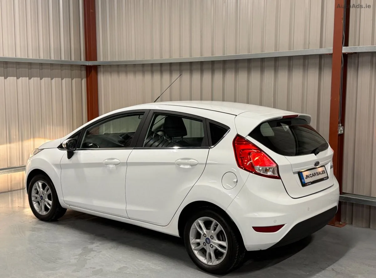 2015 Ford Fiesta – photo 4