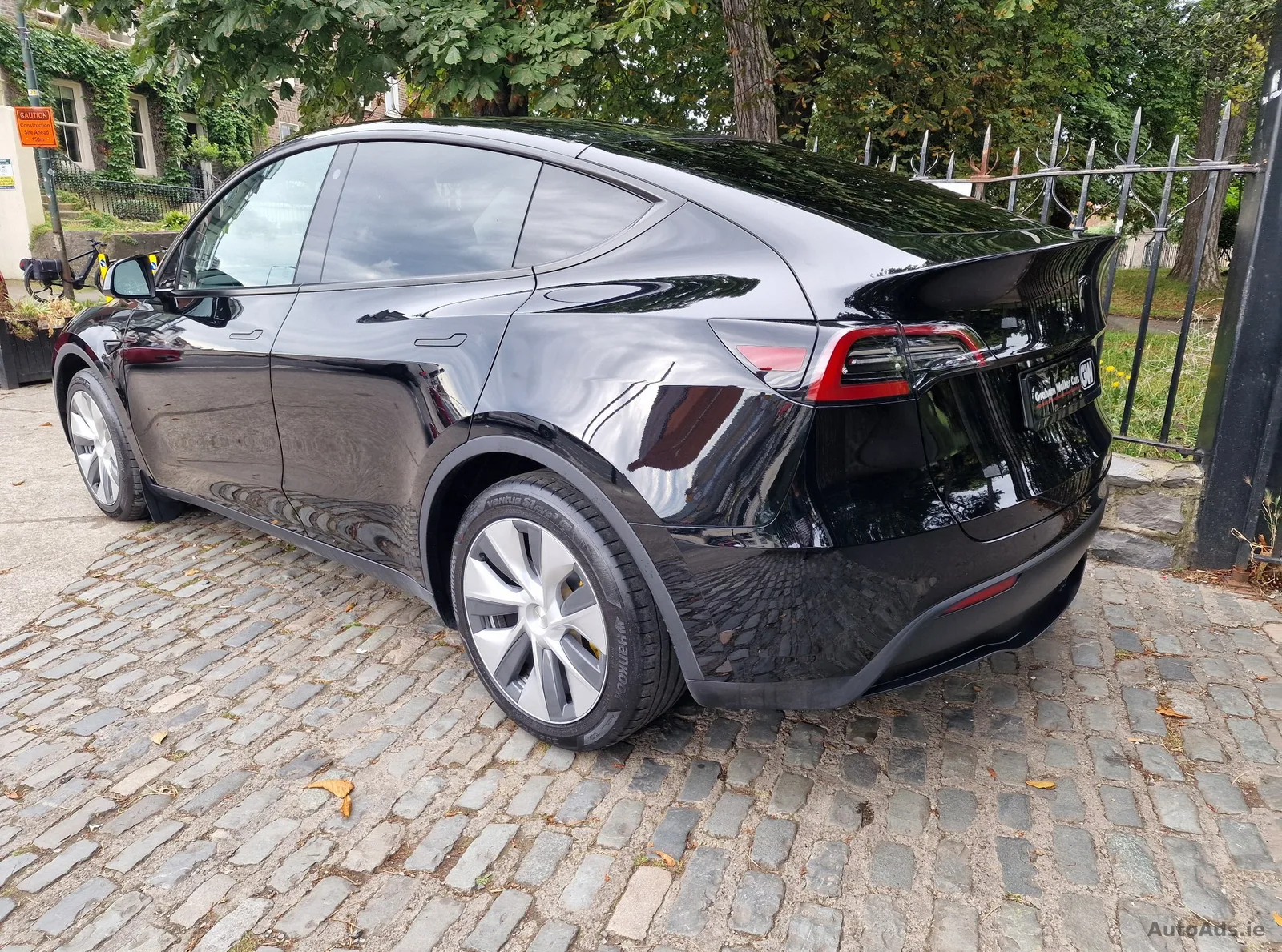 2023 Tesla Model Y – photo 2