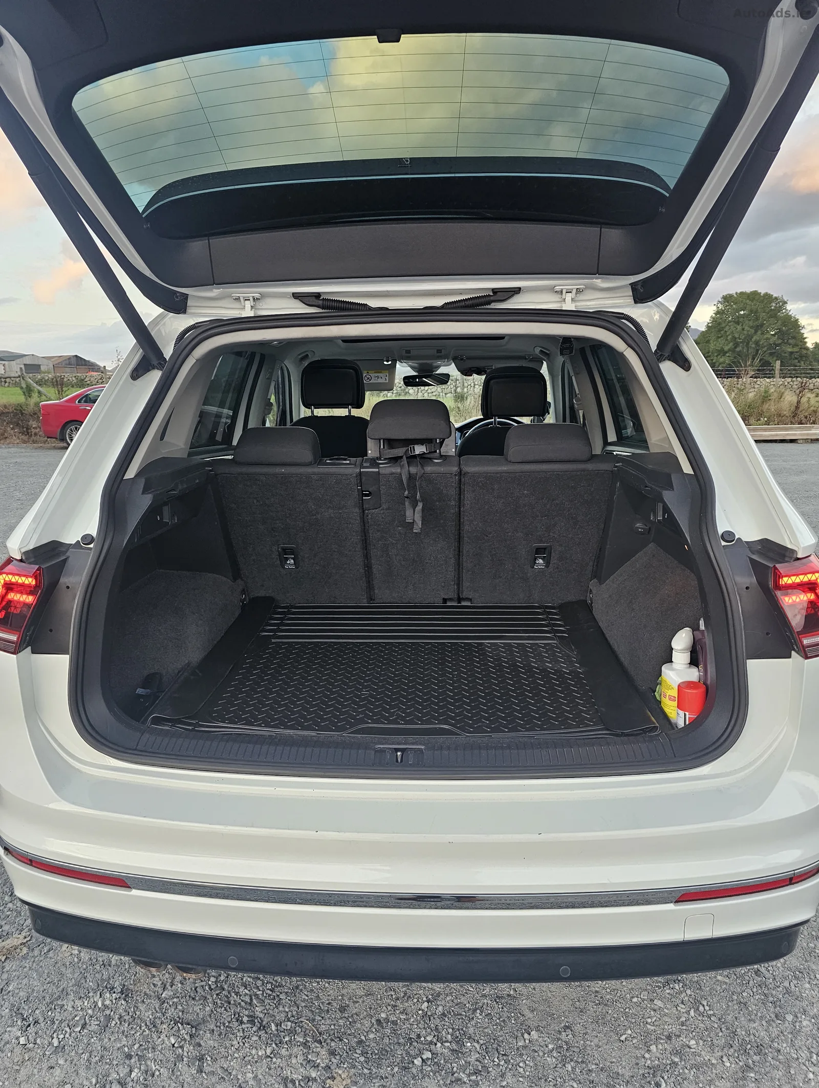 2017 Volkswagen Tiguan – photo 2