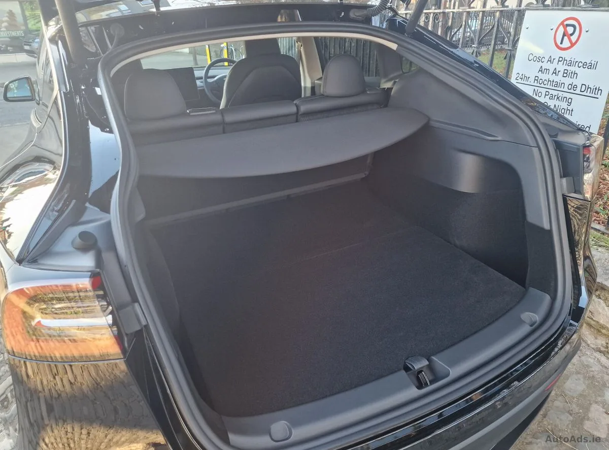 2024 Tesla Model Y – photo 11
