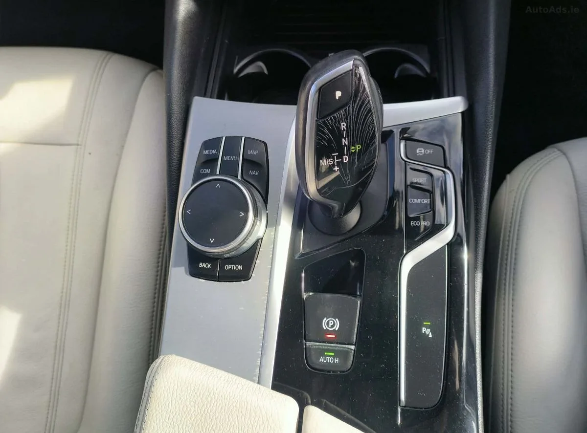 2017 BMW 5-Series – photo 13