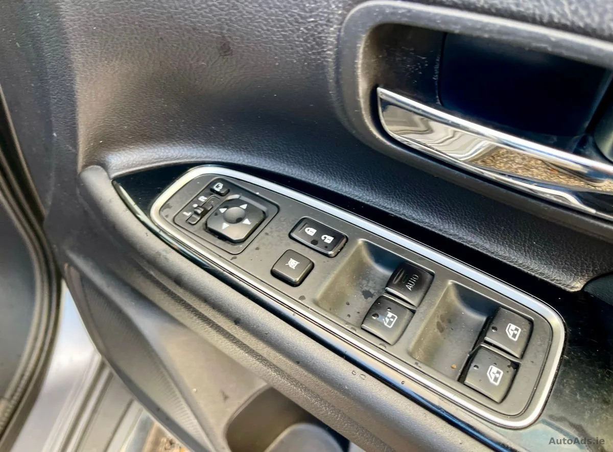 2016 Mitsubishi Outlander – photo 12