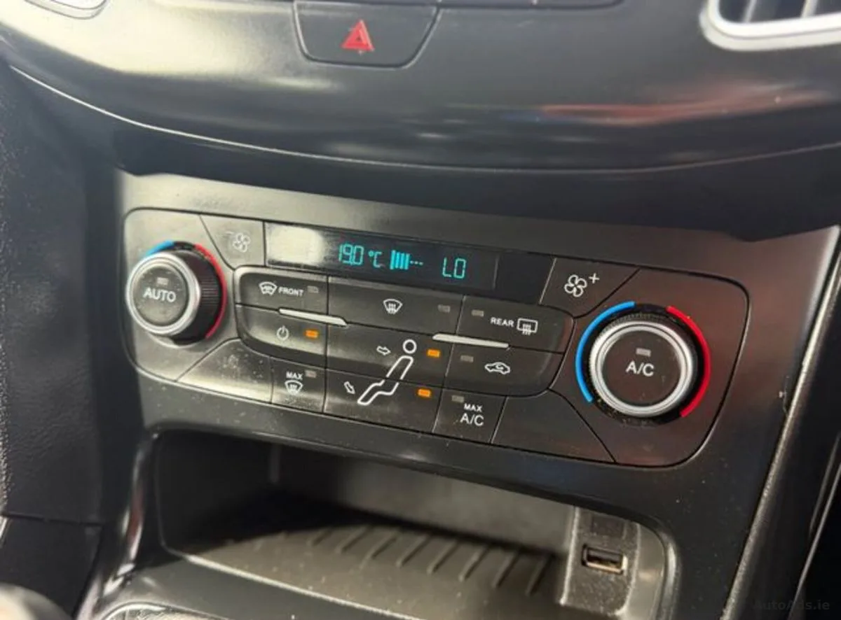 2017 Ford Focus – photo 12