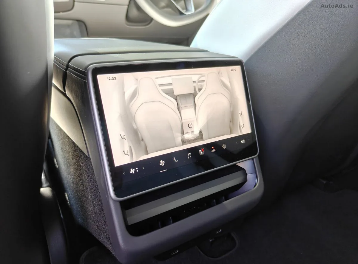 2024 Tesla Model 3 – photo 11