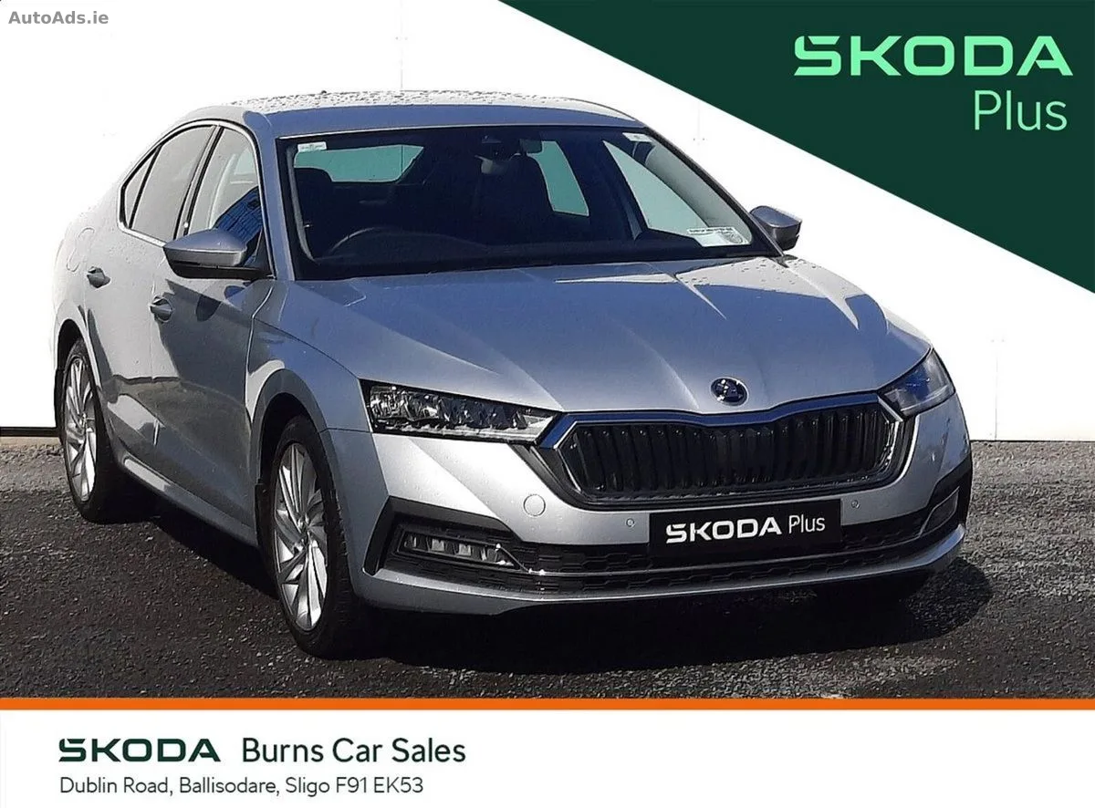 2023 Skoda Octavia – photo 1