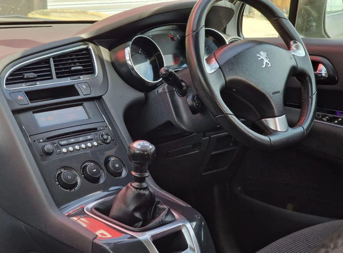 2015 Peugeot 5008 – photo 13