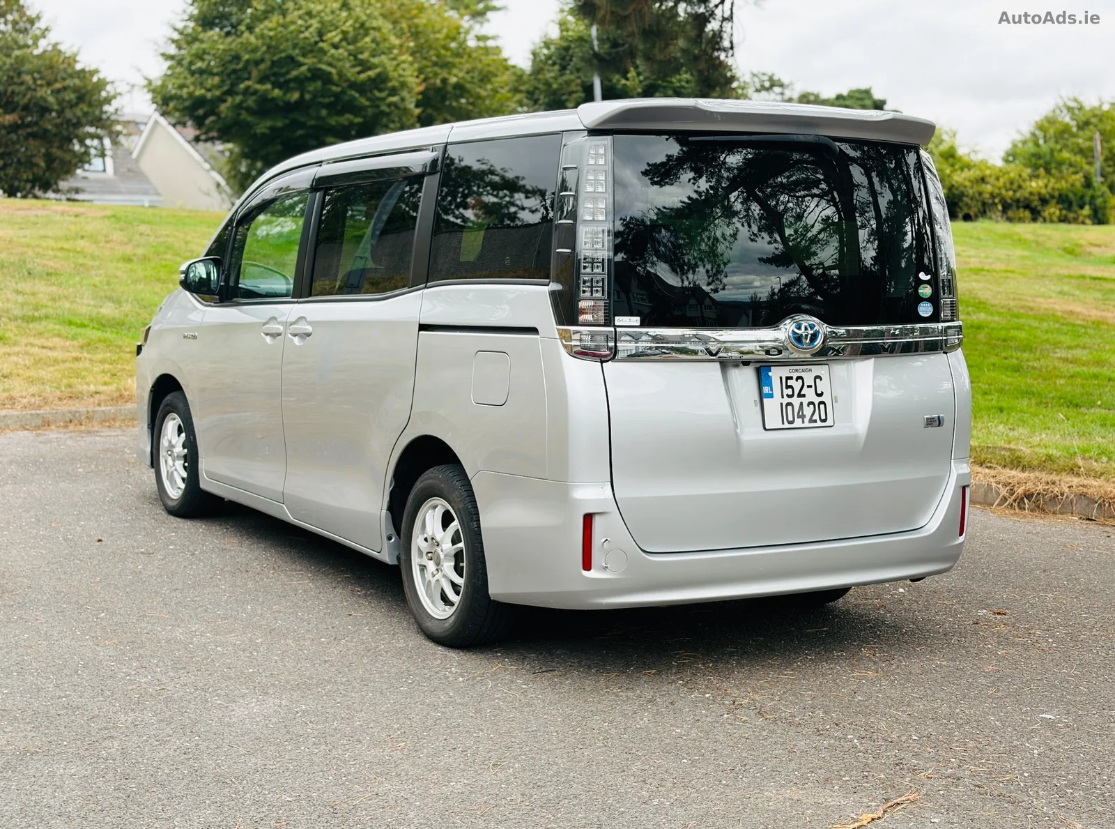 2015 Toyota Voxy – photo 6