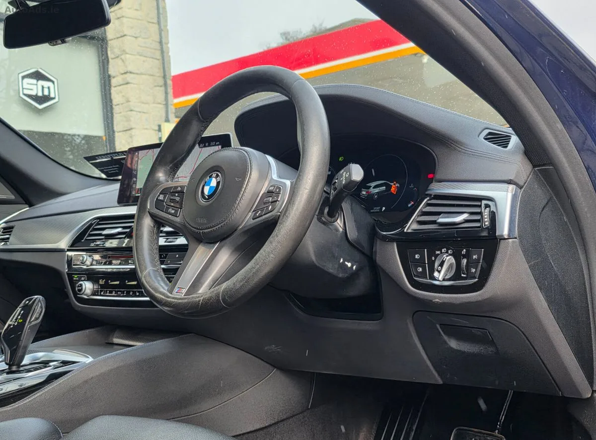 2019 BMW 5-Series – photo 12