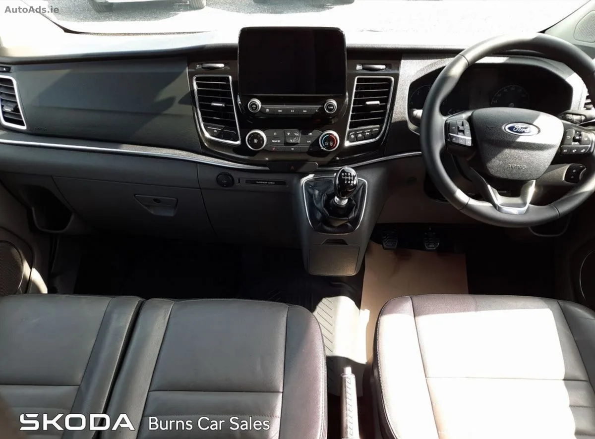 2023 Ford Tourneo Custom – photo 2
