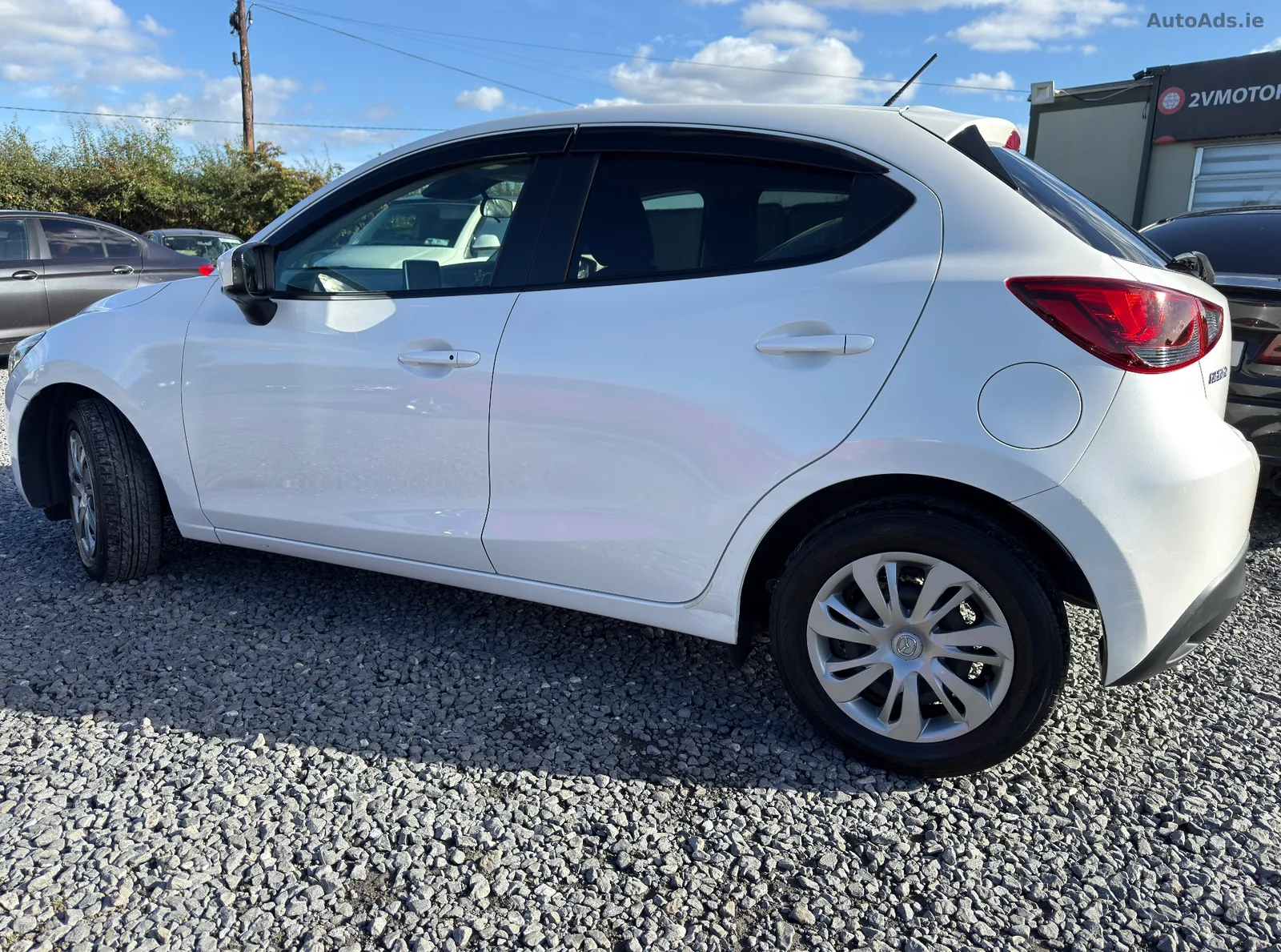 2015 Mazda Demio – photo 3
