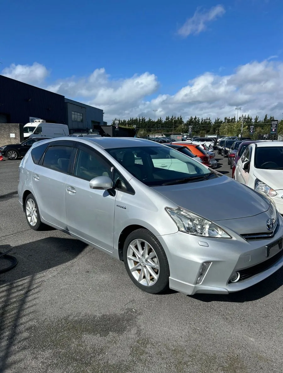 2014 Toyota Prius – photo 2