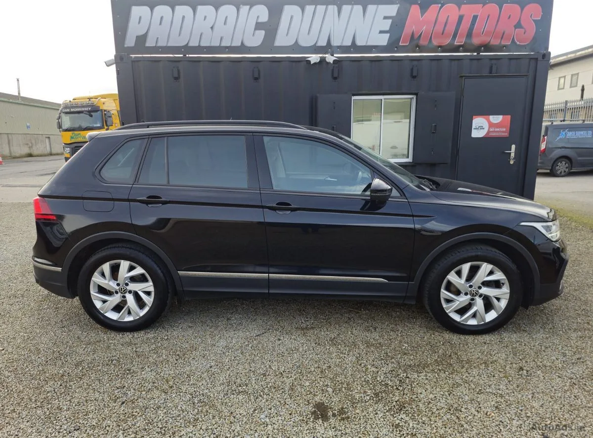 2023 Volkswagen Tiguan – photo 3
