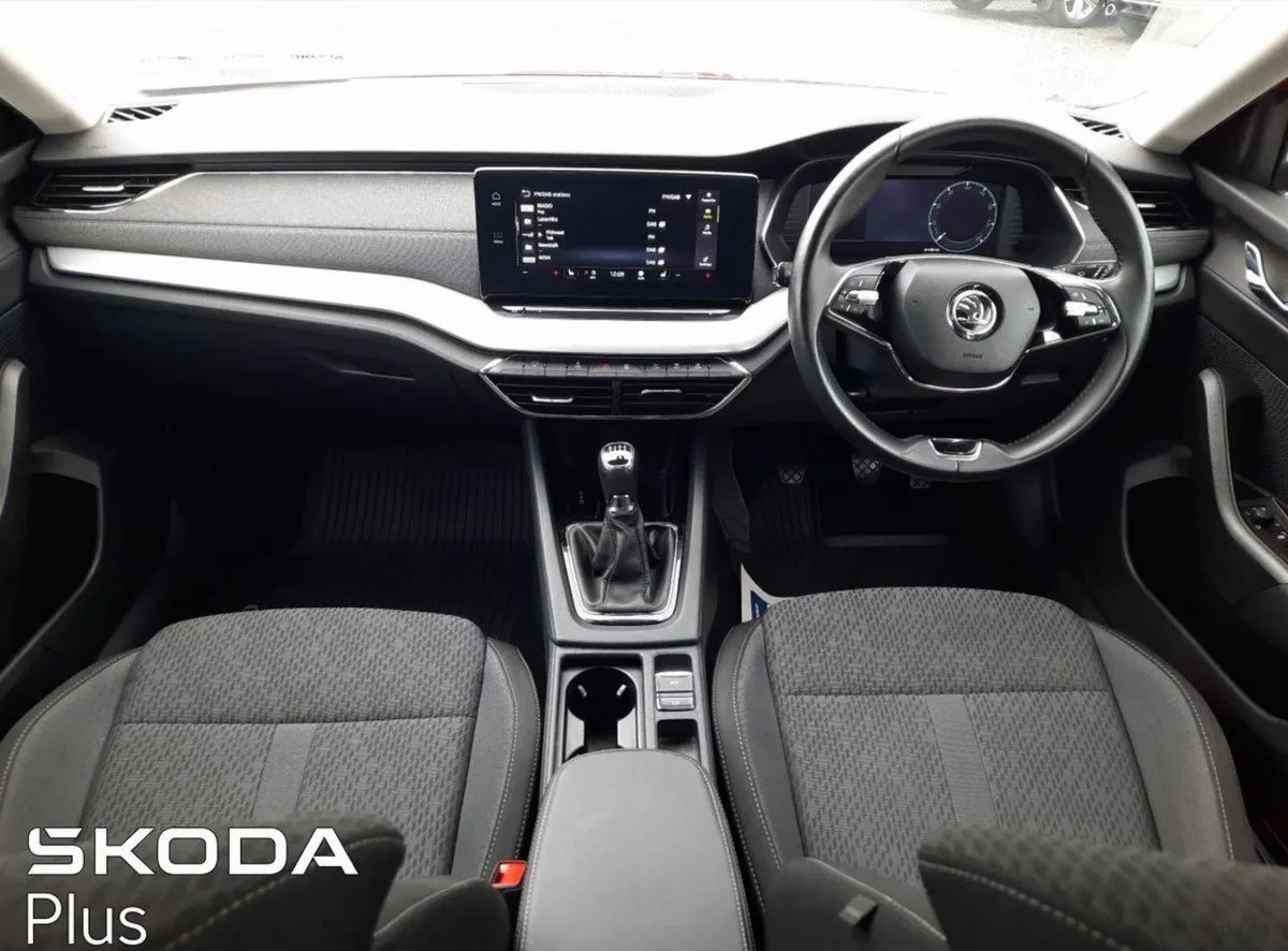 2024 Skoda Octavia – photo 2
