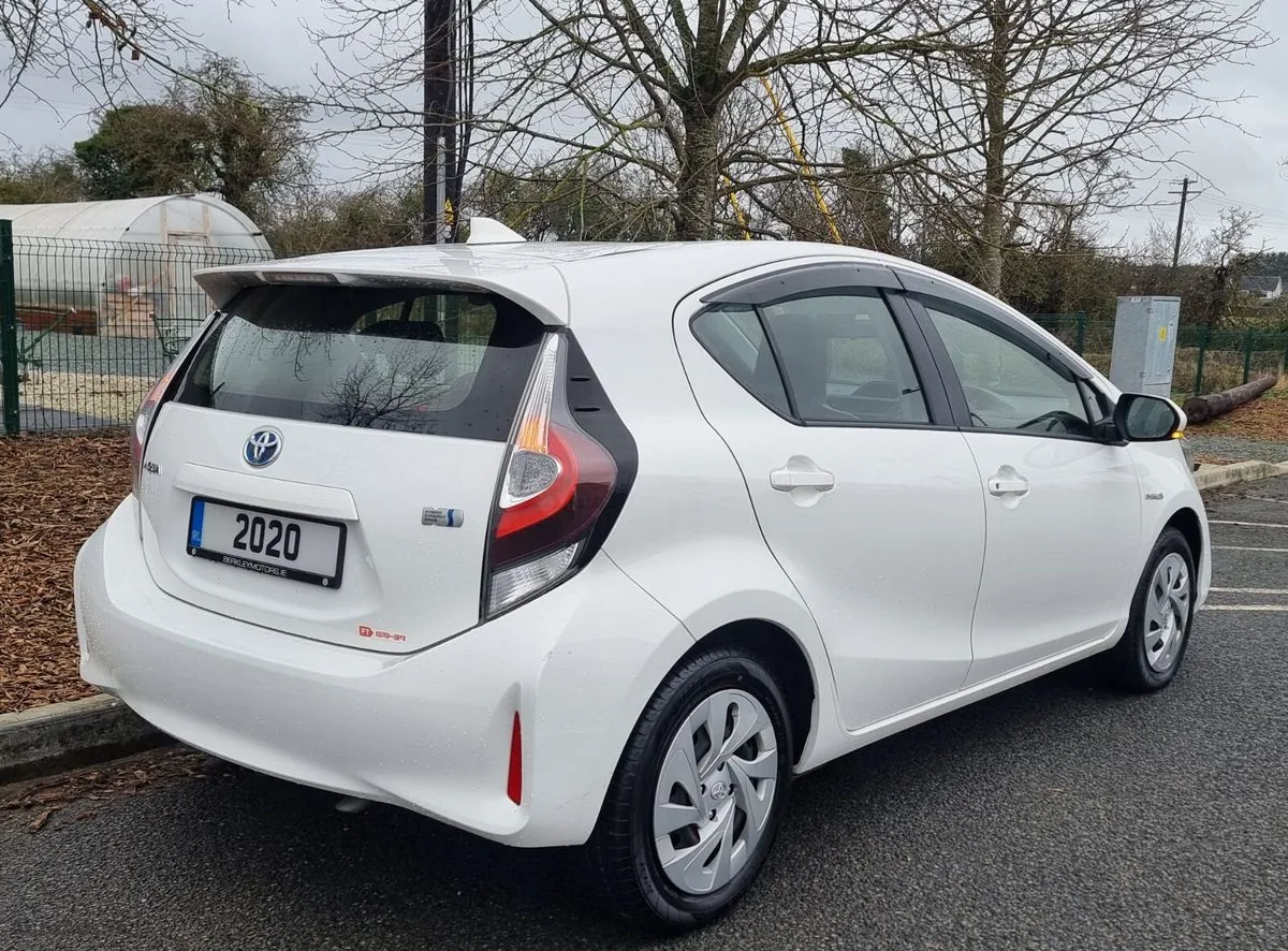 2020 Toyota Aqua – photo 4