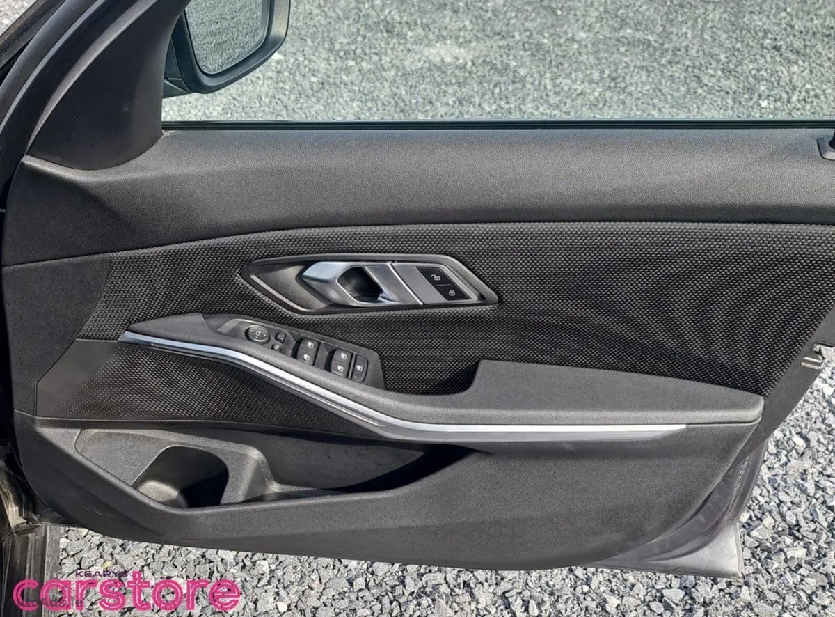 2021 BMW 3-Series – photo 18