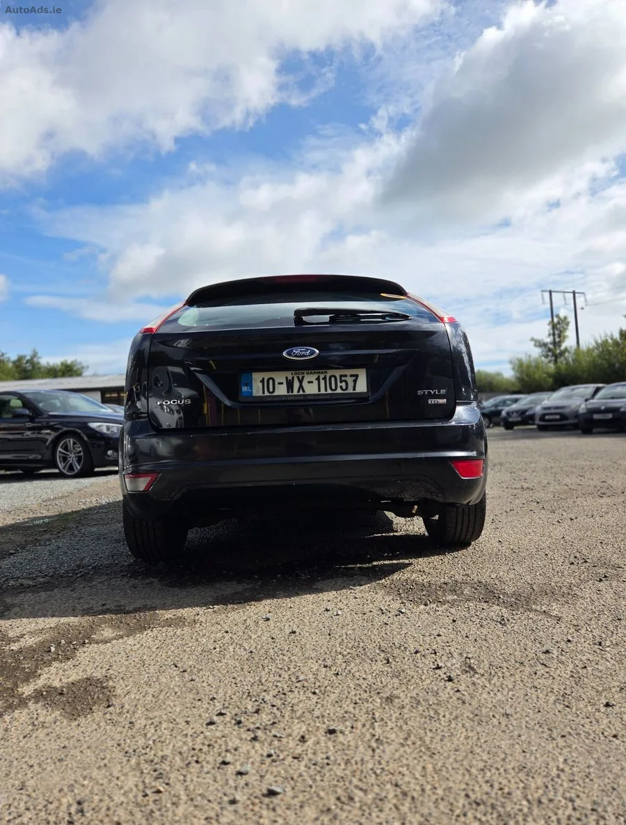 2010 Ford Focus – photo 5