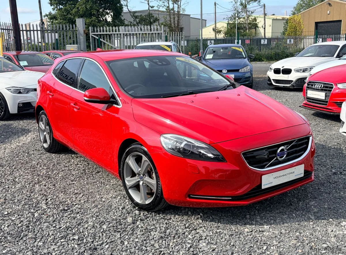 2015 Volvo V40 – photo 1
