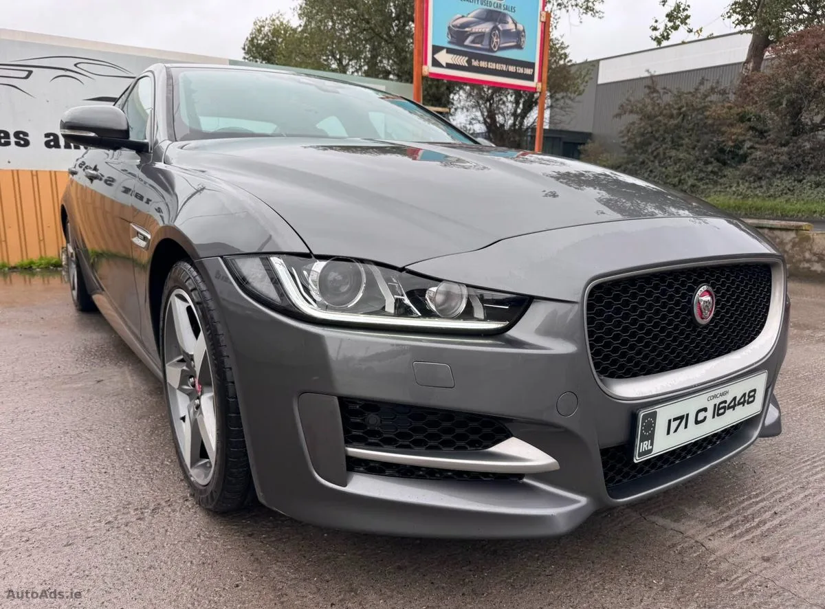 2017 Jaguar XE – photo 2