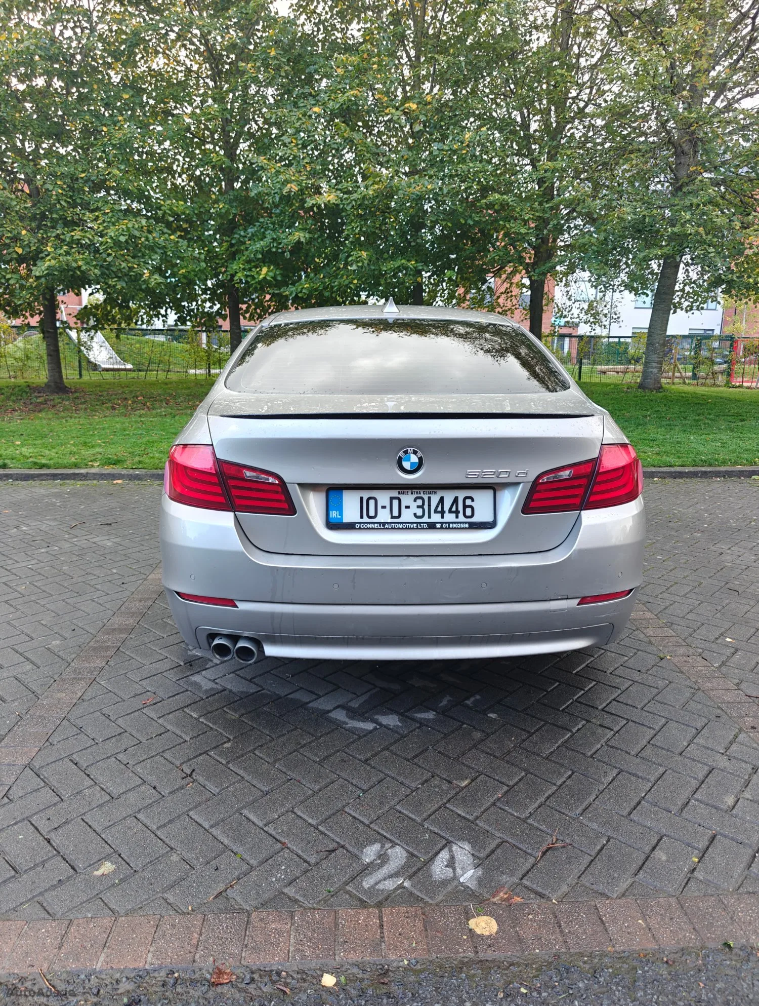 2010 BMW 5 Series – photo 2