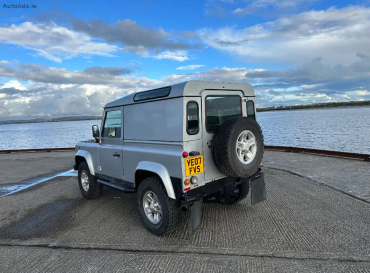 2007 Land Rover Defender – photo 2