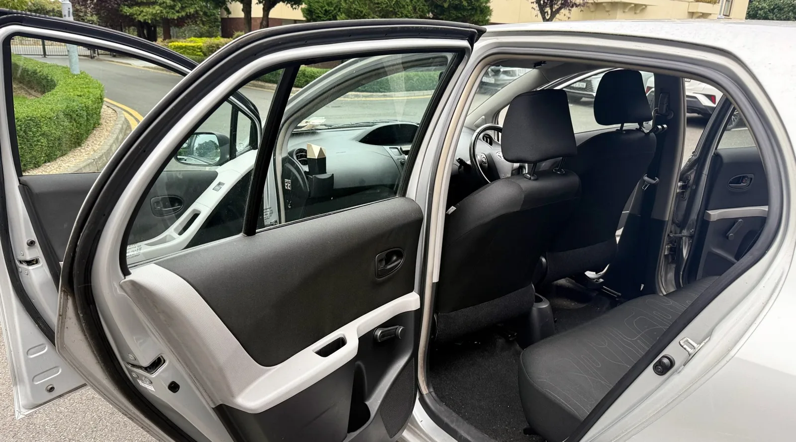 2009 Toyota Yaris – photo 8