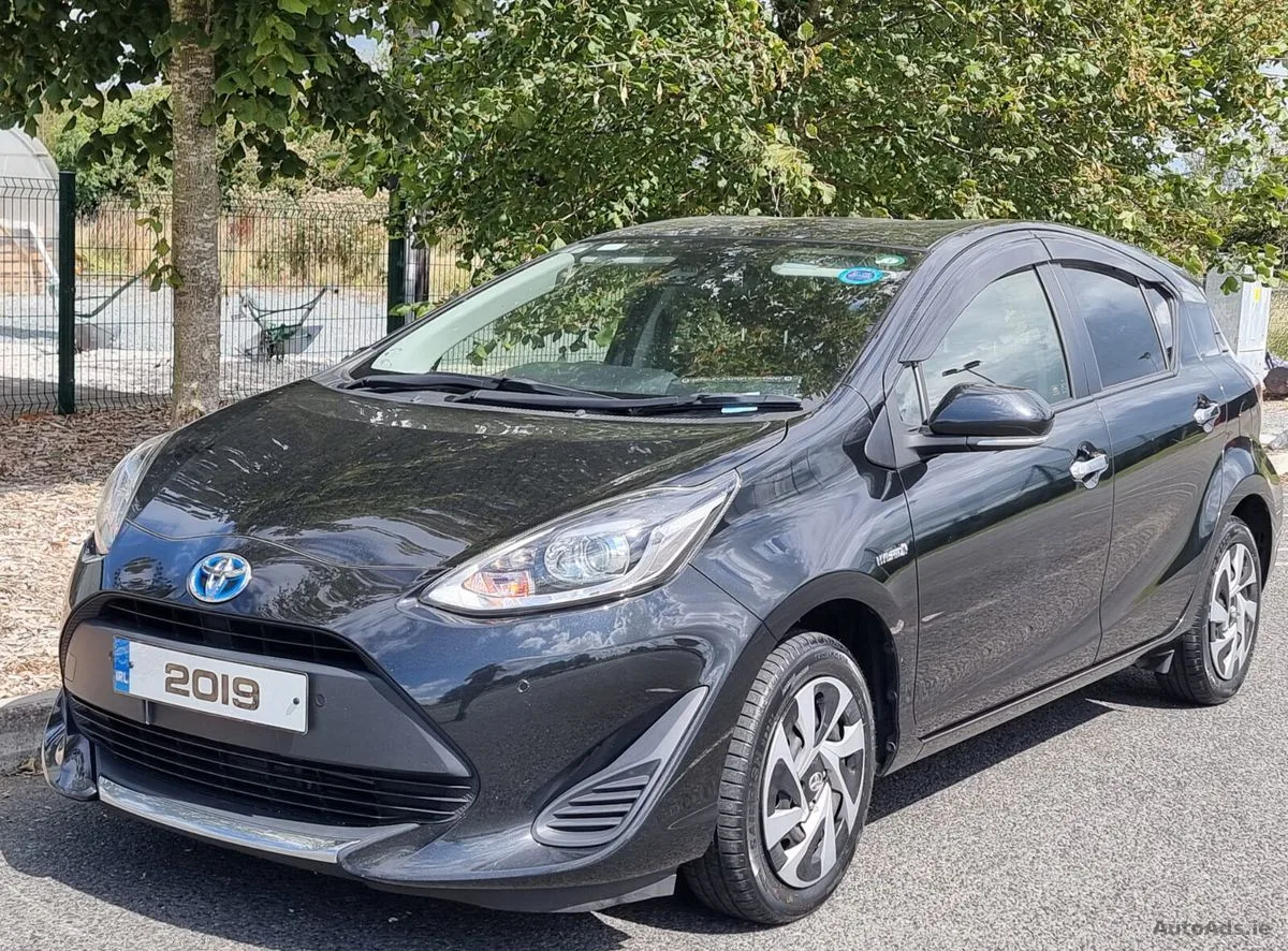 2019 Toyota Aqua – photo 2