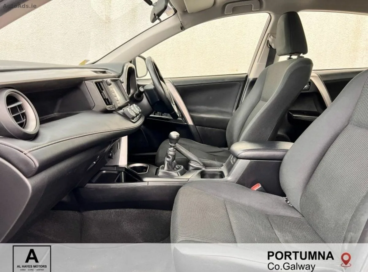 2017 Toyota RAV4 – photo 3
