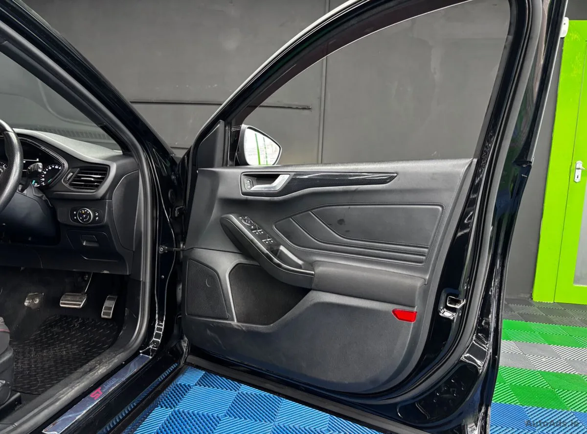 2020 Ford Focus – photo 13