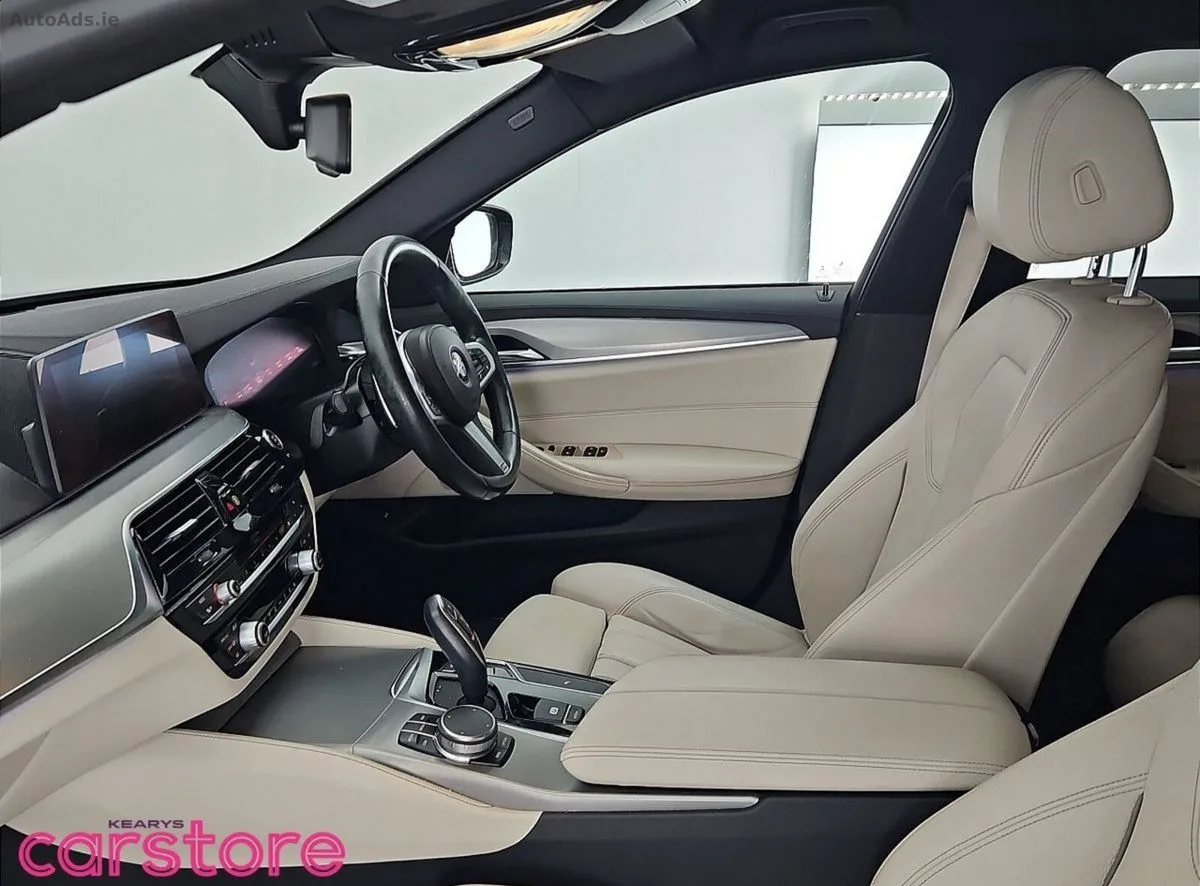 2019 BMW 5-Series – photo 12