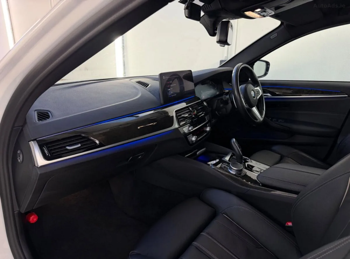 2021 BMW 5-Series – photo 20