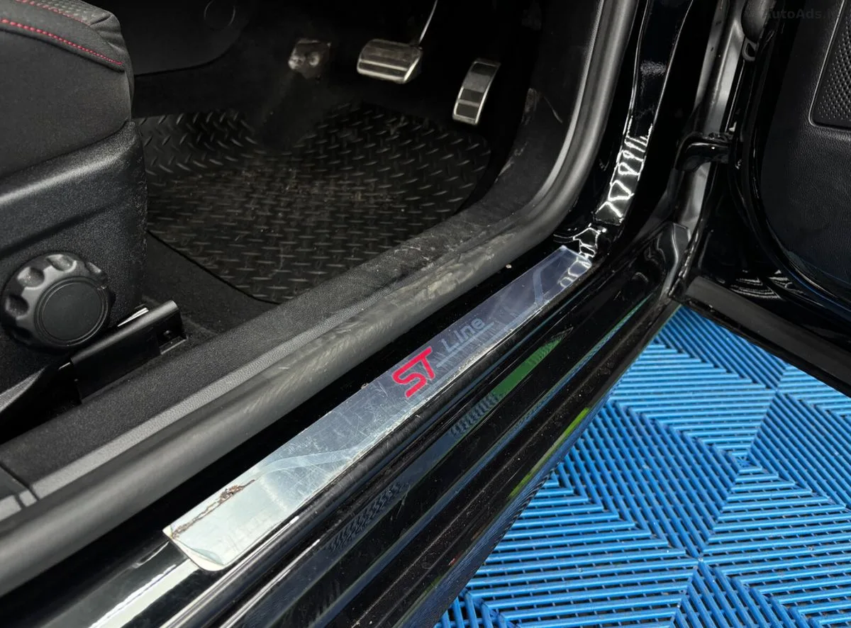 2020 Ford Focus – photo 15